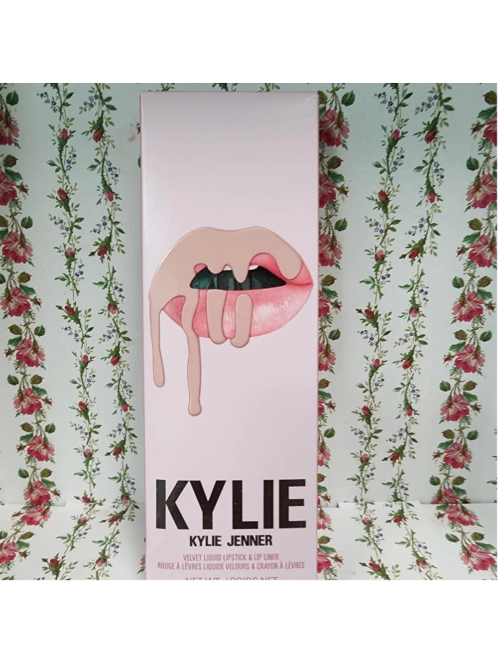 Kylie Jenner Velvet Liquid Lipstick & Lip Liner in shade 700 bare #kylie #lipsti